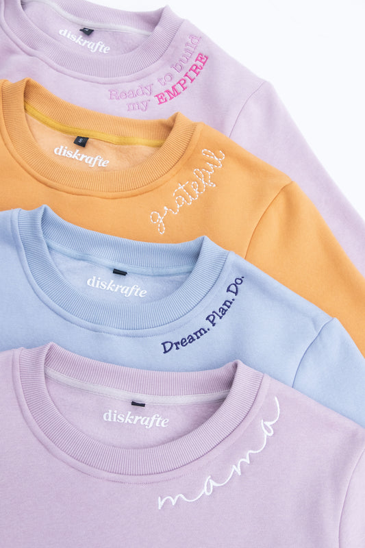 NECKLINE EMBROIDERY IN CLASSIC CREW SWEATSHIRT